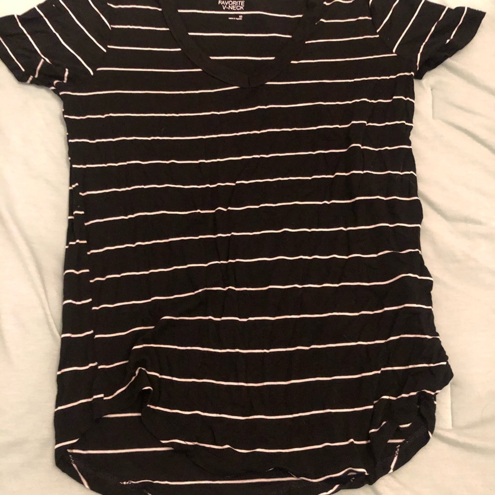 T shirt black with white stripes